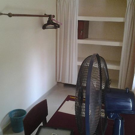 Tandem Guesthouse Хикадува Стая снимка