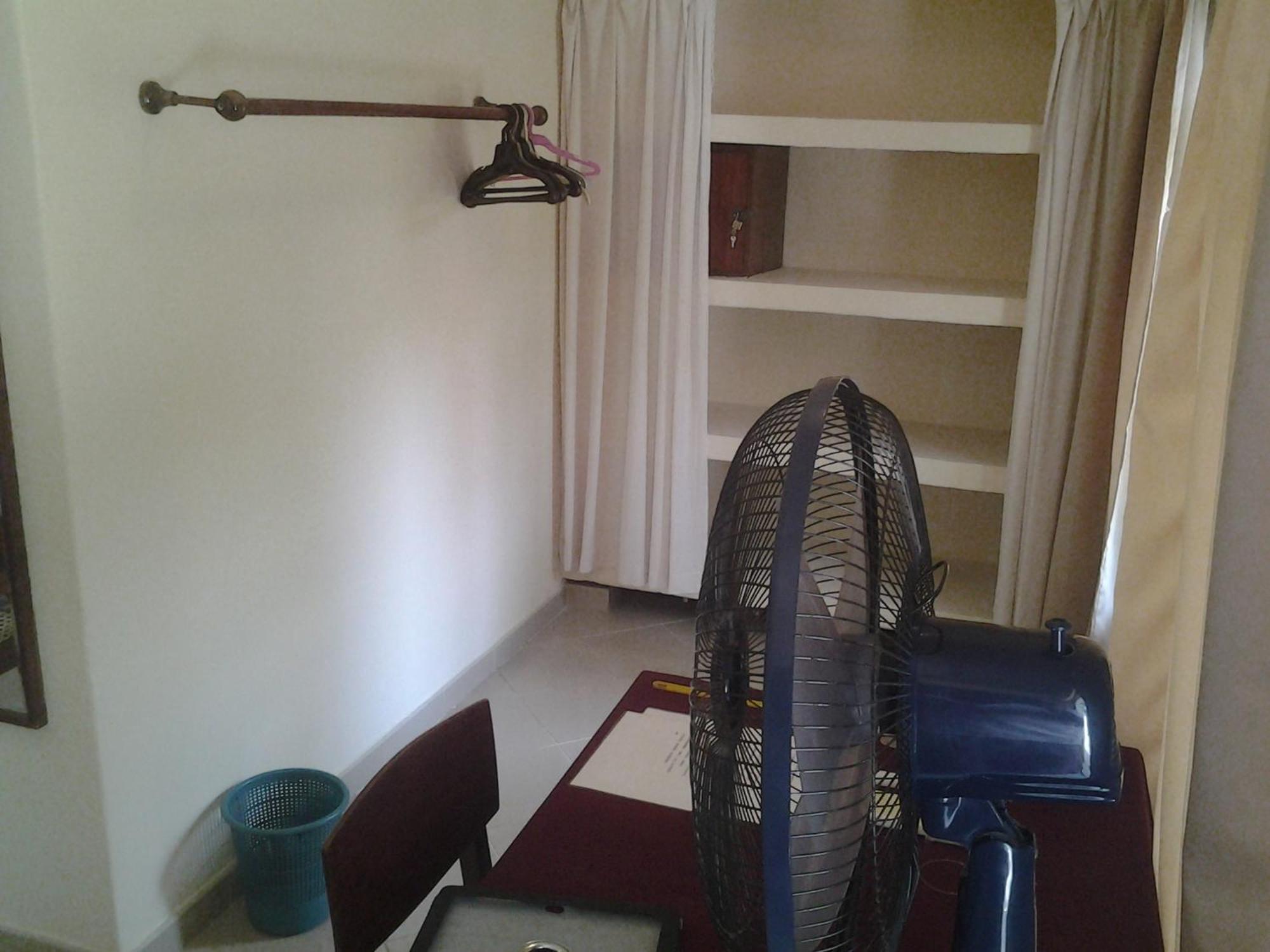 Tandem Guesthouse Хикадува Стая снимка