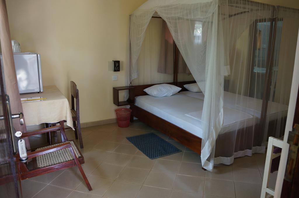 Tandem Guesthouse Хикадува Екстериор снимка
