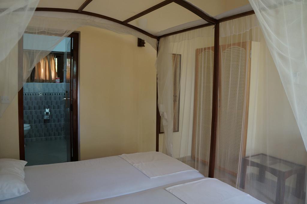 Tandem Guesthouse Хикадува Екстериор снимка