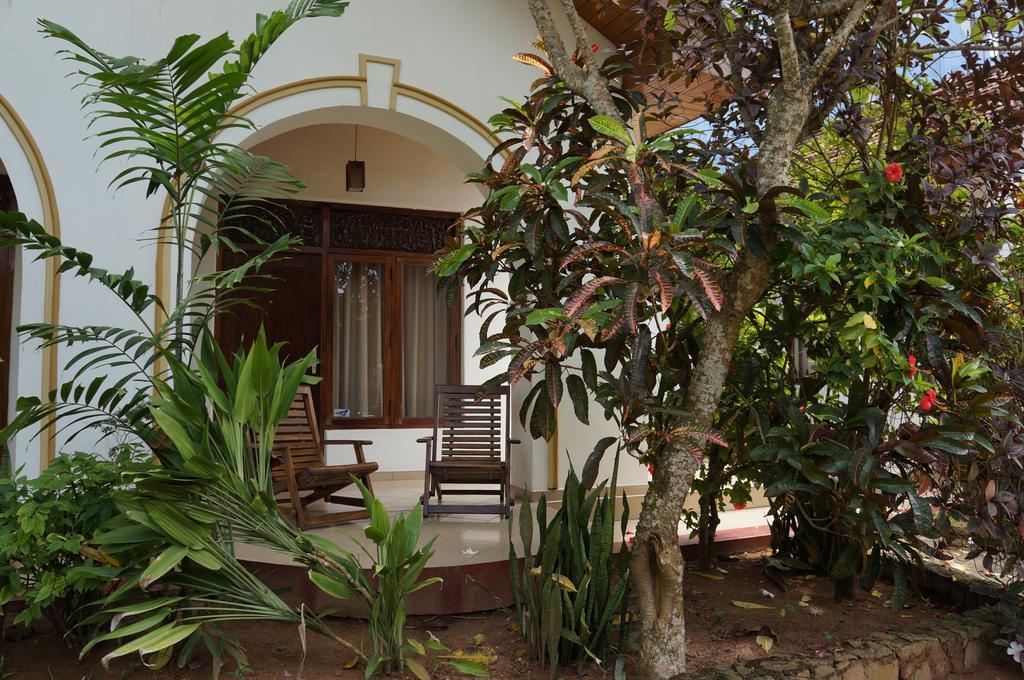 Tandem Guesthouse Хикадува Екстериор снимка
