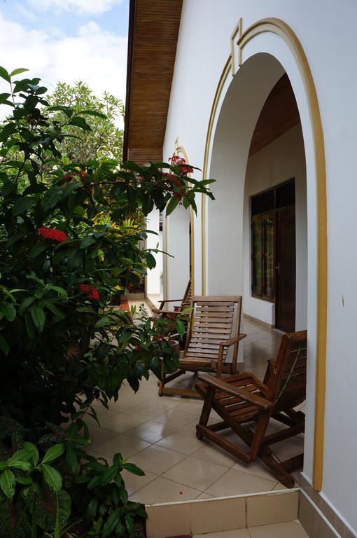 Tandem Guesthouse Хикадува Екстериор снимка
