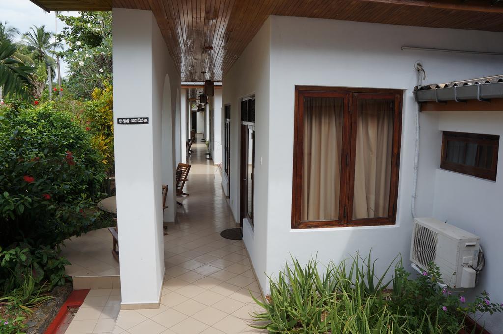 Tandem Guesthouse Хикадува Екстериор снимка