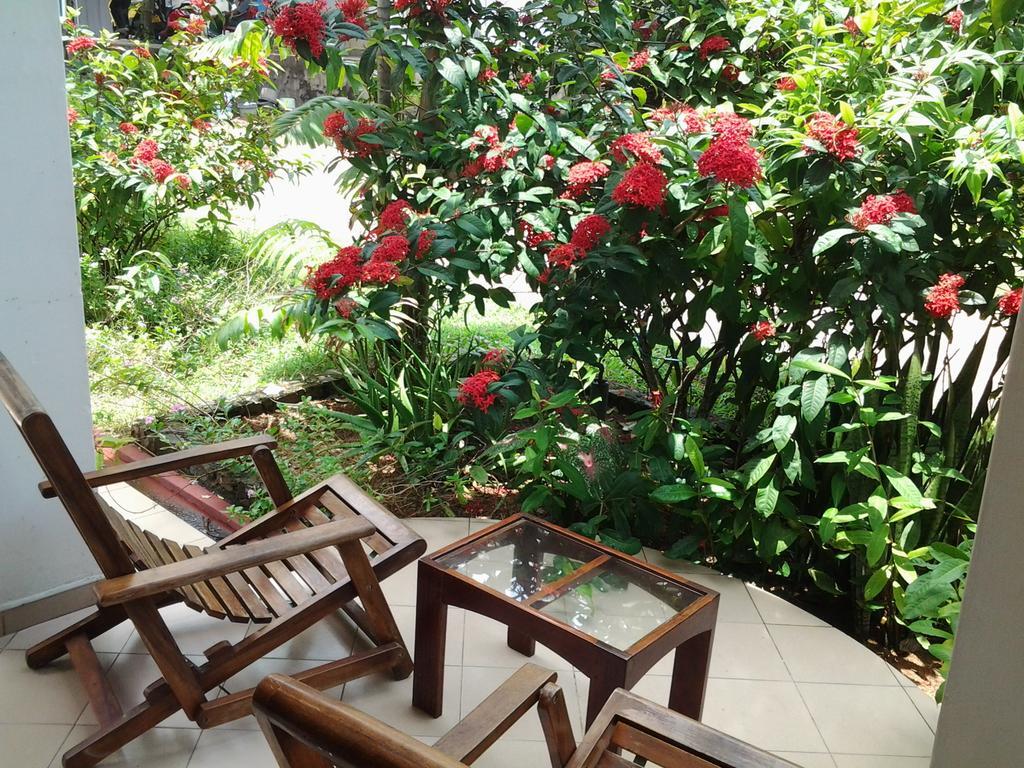 Tandem Guesthouse Хикадува Екстериор снимка