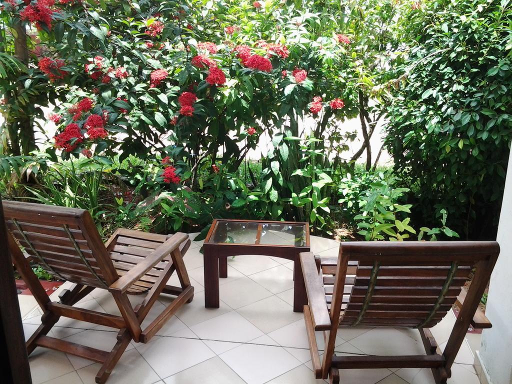 Tandem Guesthouse Хикадува Екстериор снимка