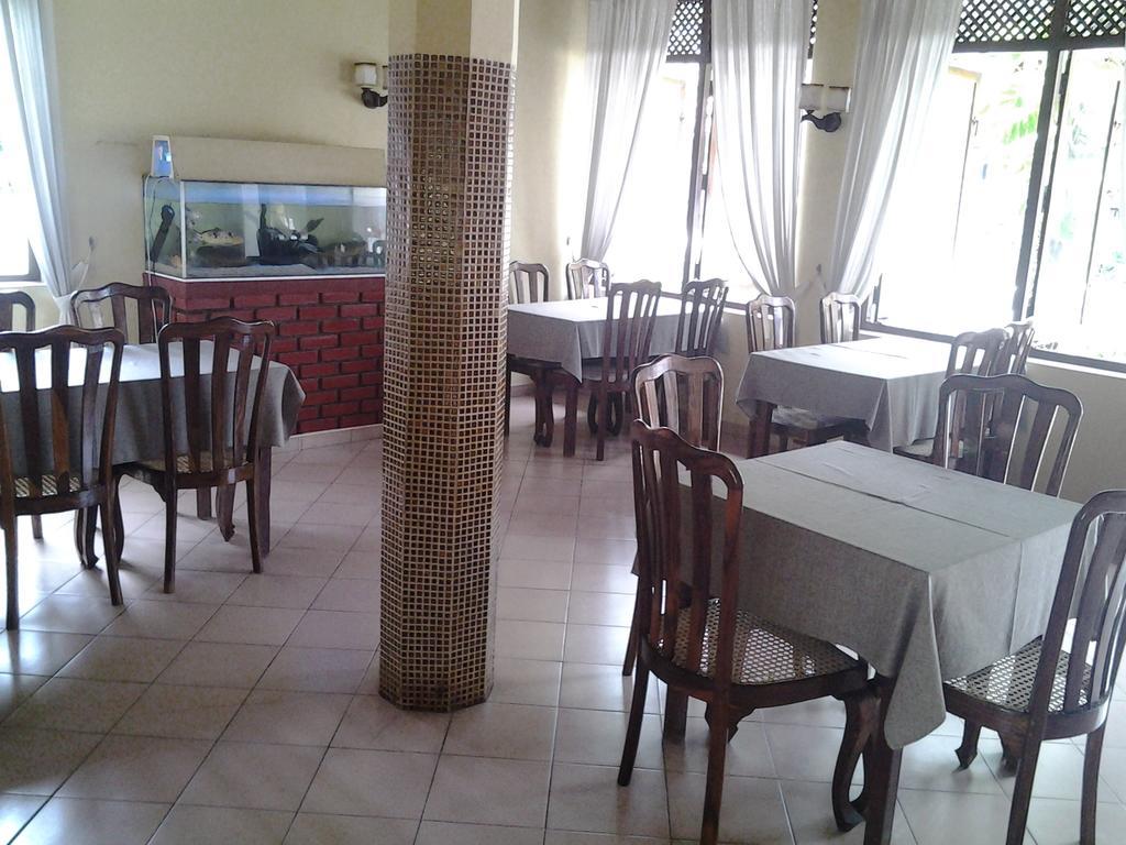 Tandem Guesthouse Хикадува Екстериор снимка
