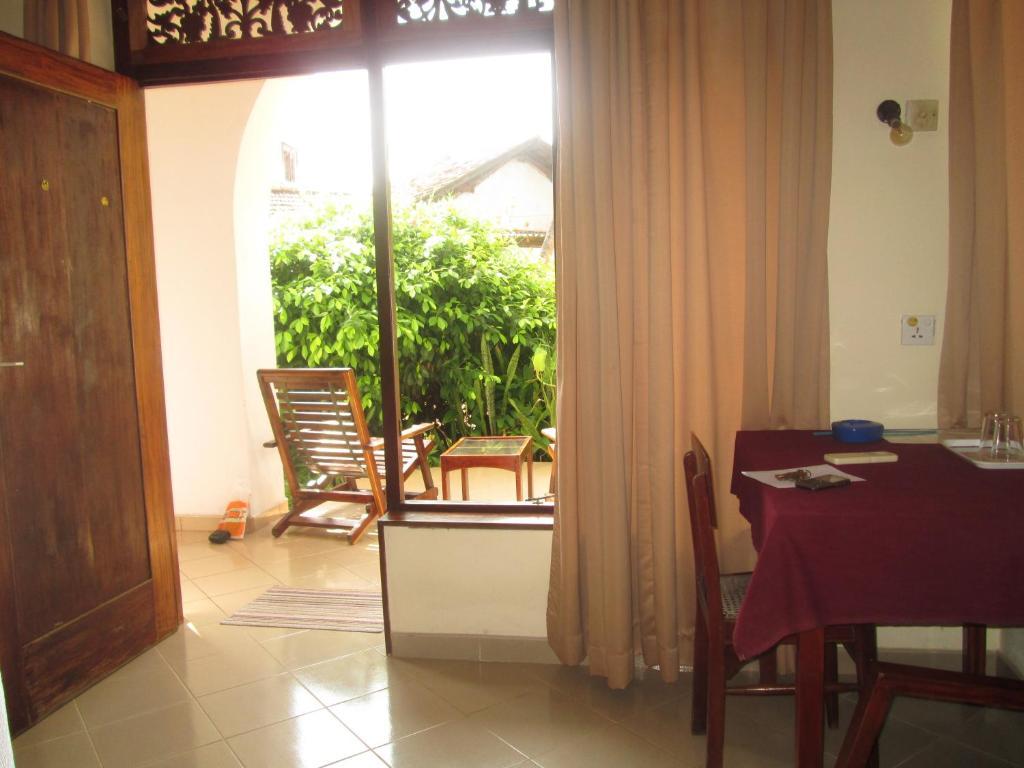 Tandem Guesthouse Хикадува Екстериор снимка