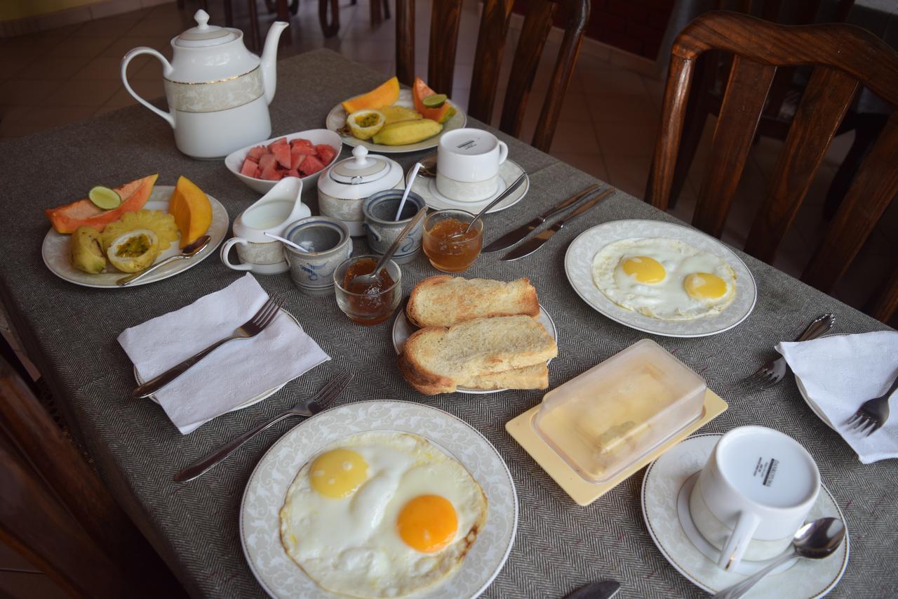 Tandem Guesthouse Хикадува Екстериор снимка