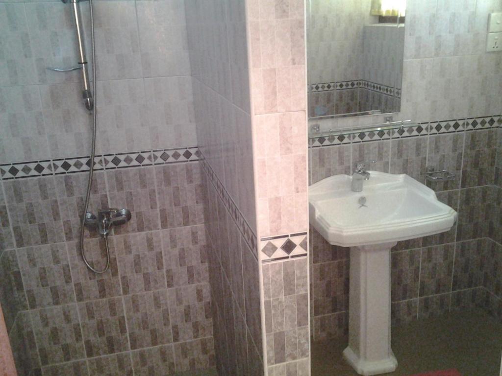 Tandem Guesthouse Хикадува Стая снимка